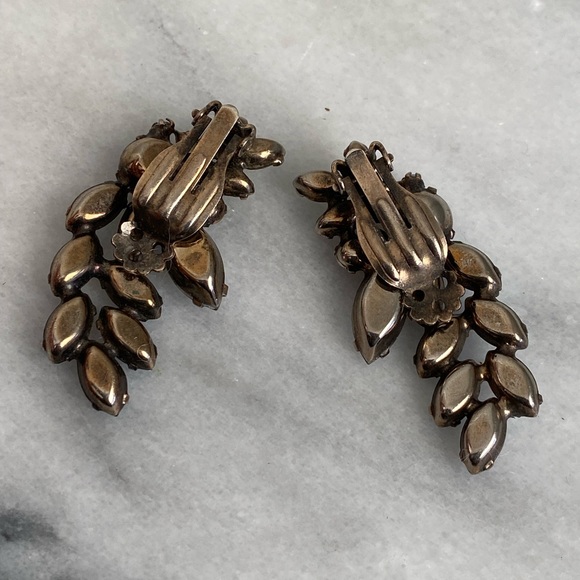 Vintage Clip on Earrings - AB crystals - Picture 4 of 7